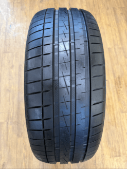 235/65R18 VREDESTEIN