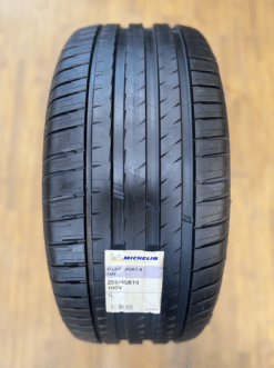 255/45R19 MICHELIN